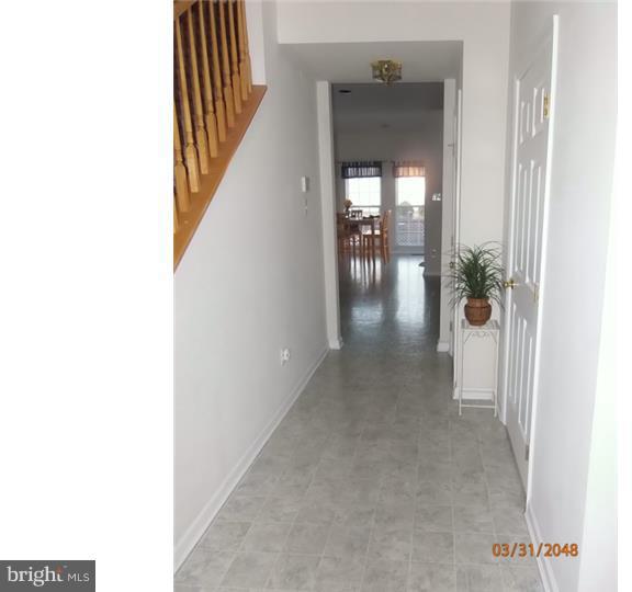 424 Wynthorpe Road New Castle, DE 19720 - Photo 4 of 25 Hallway