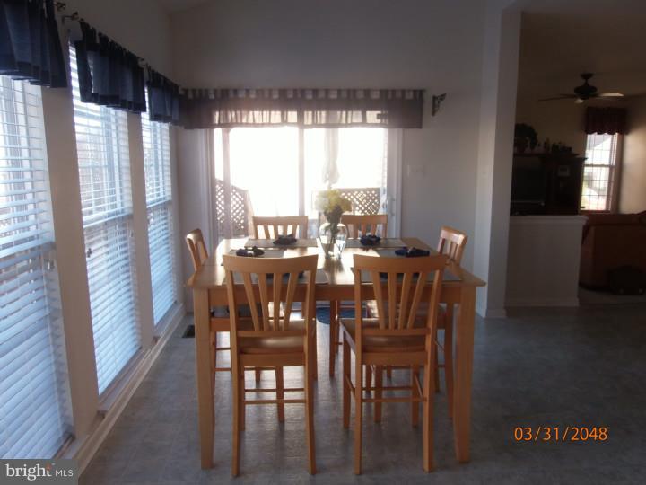 424 Wynthorpe Road New Castle, DE 19720 - Photo 8 of 25 Sun Room