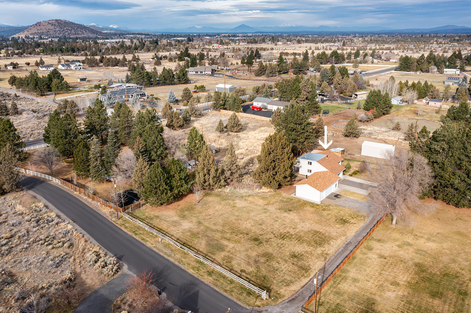 61825 Dobbin Road Bend, OR 97702 - Photo 41 of 43