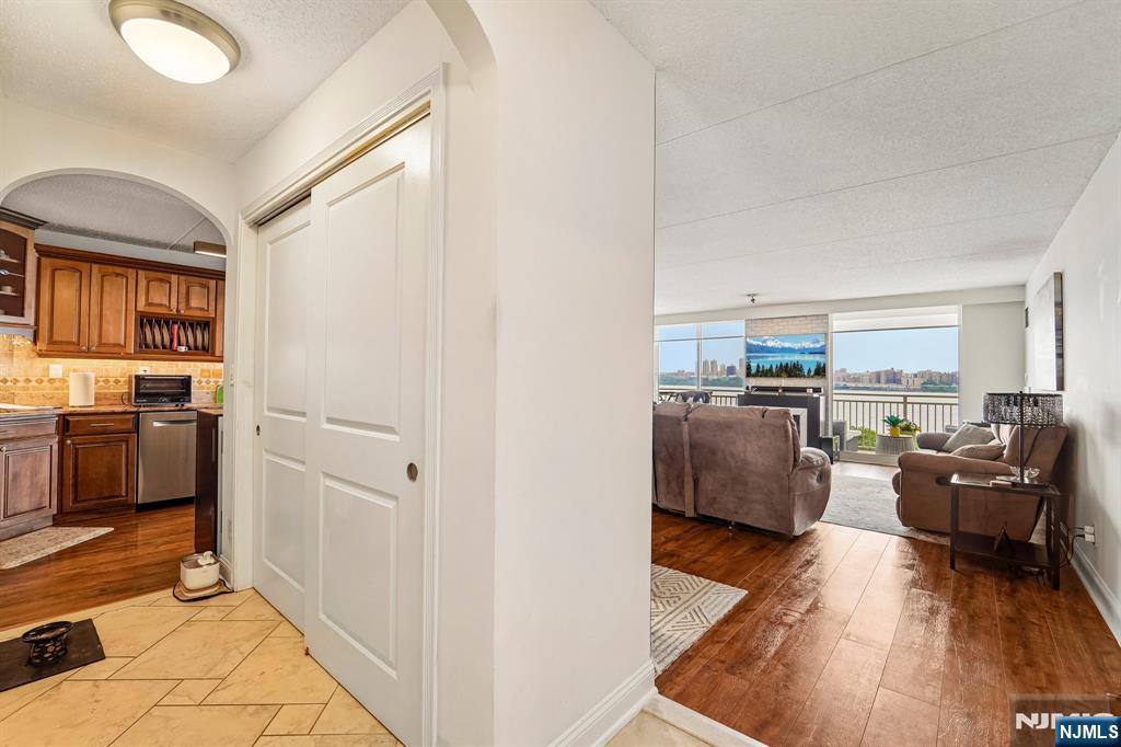 1077 River Road, Unit 903 Edgewater, NJ 07020 - Photo 11 of 37