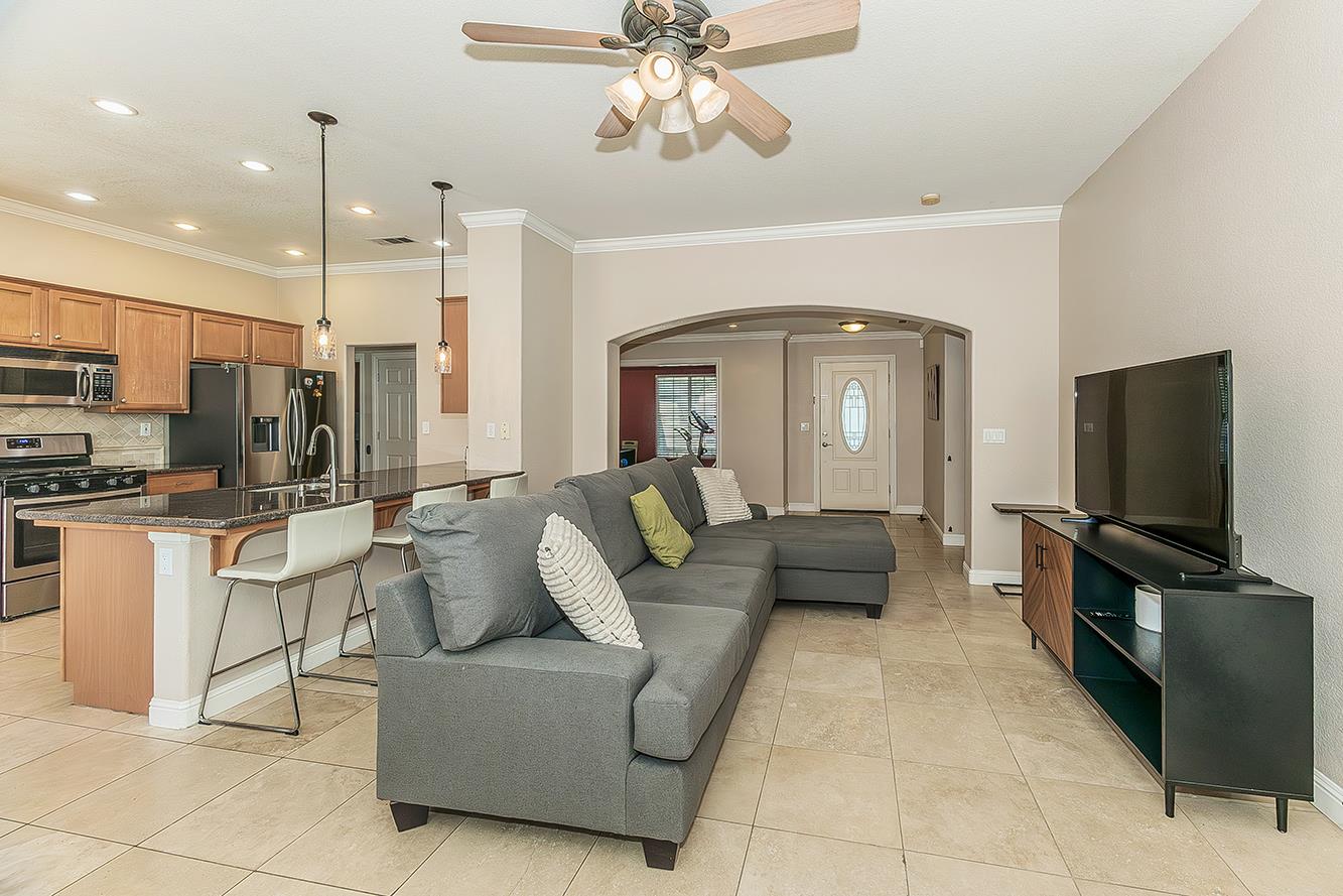 2864 Rialto Avenue Clovis, CA 93611 - Photo 11 of 43