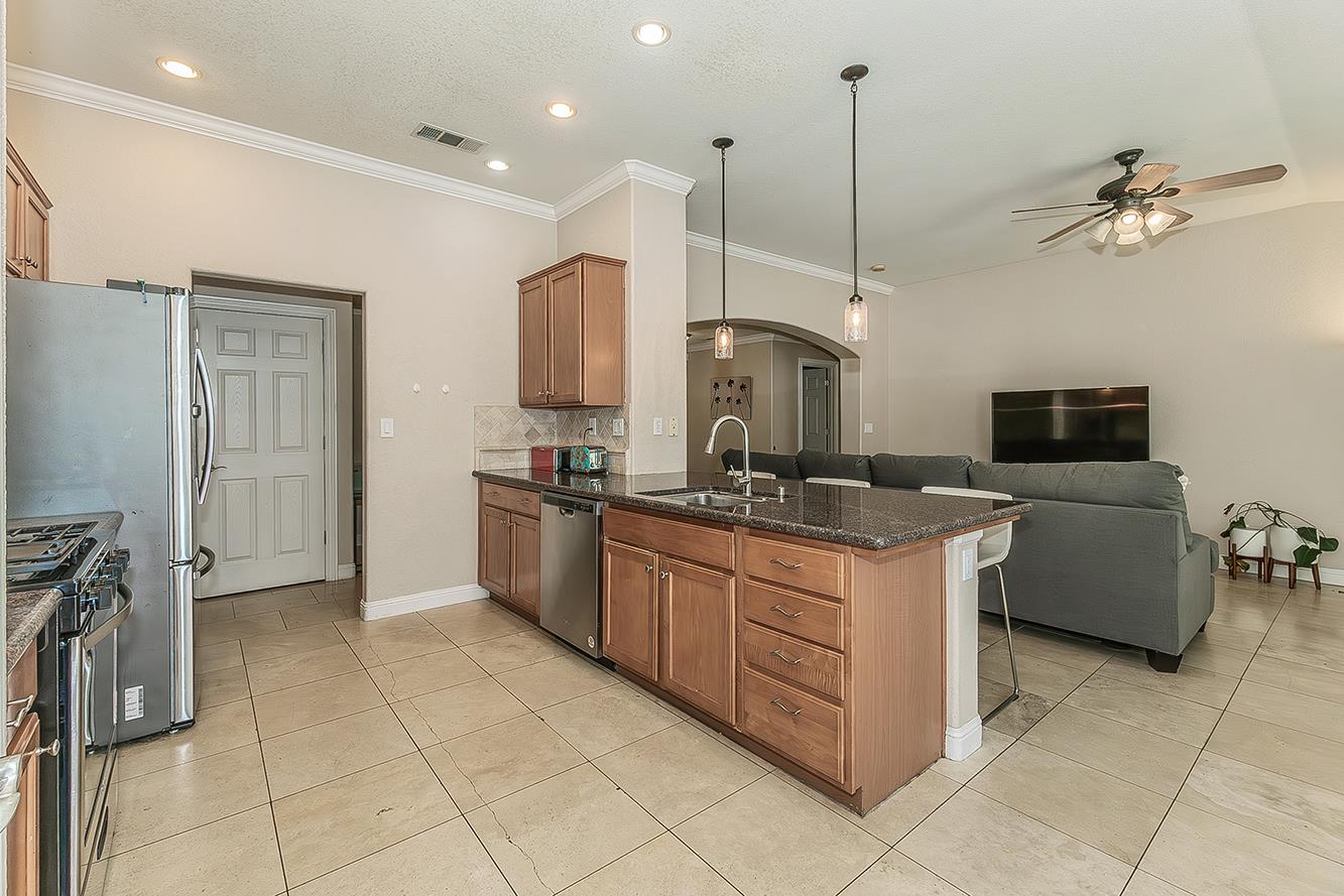 2864 Rialto Avenue Clovis, CA 93611 - Photo 17 of 43