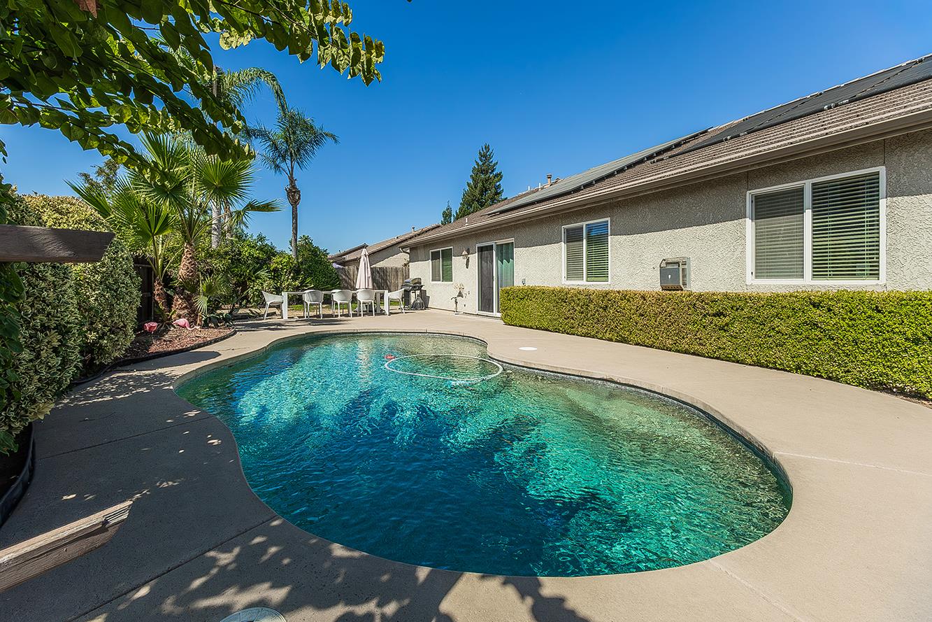 2864 Rialto Avenue Clovis, CA 93611 - Photo 37 of 43