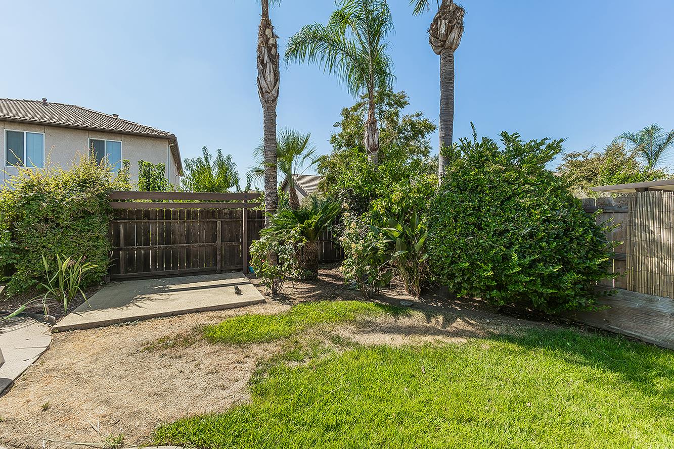 2864 Rialto Avenue Clovis, CA 93611 - Photo 38 of 43