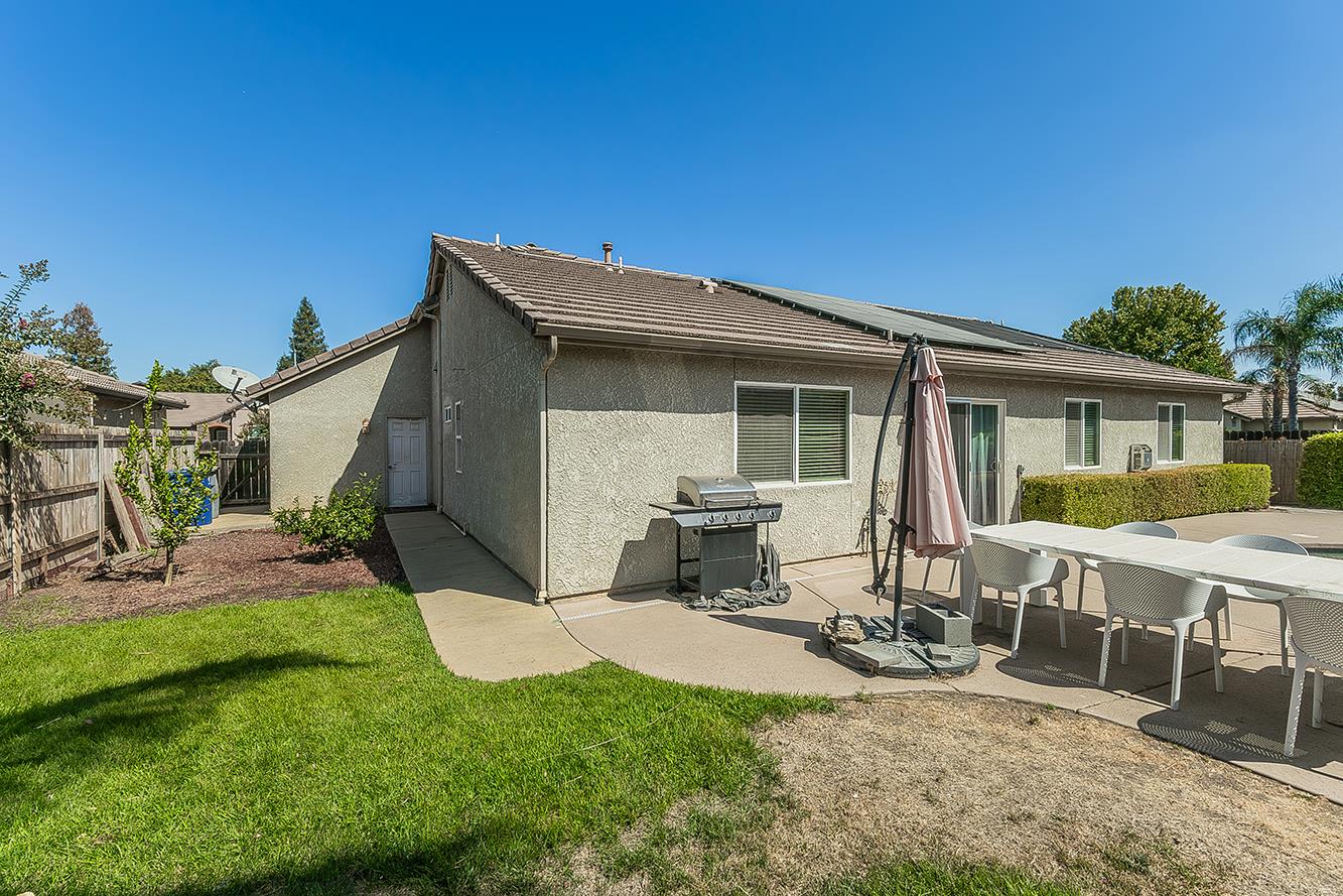 2864 Rialto Avenue Clovis, CA 93611 - Photo 39 of 43