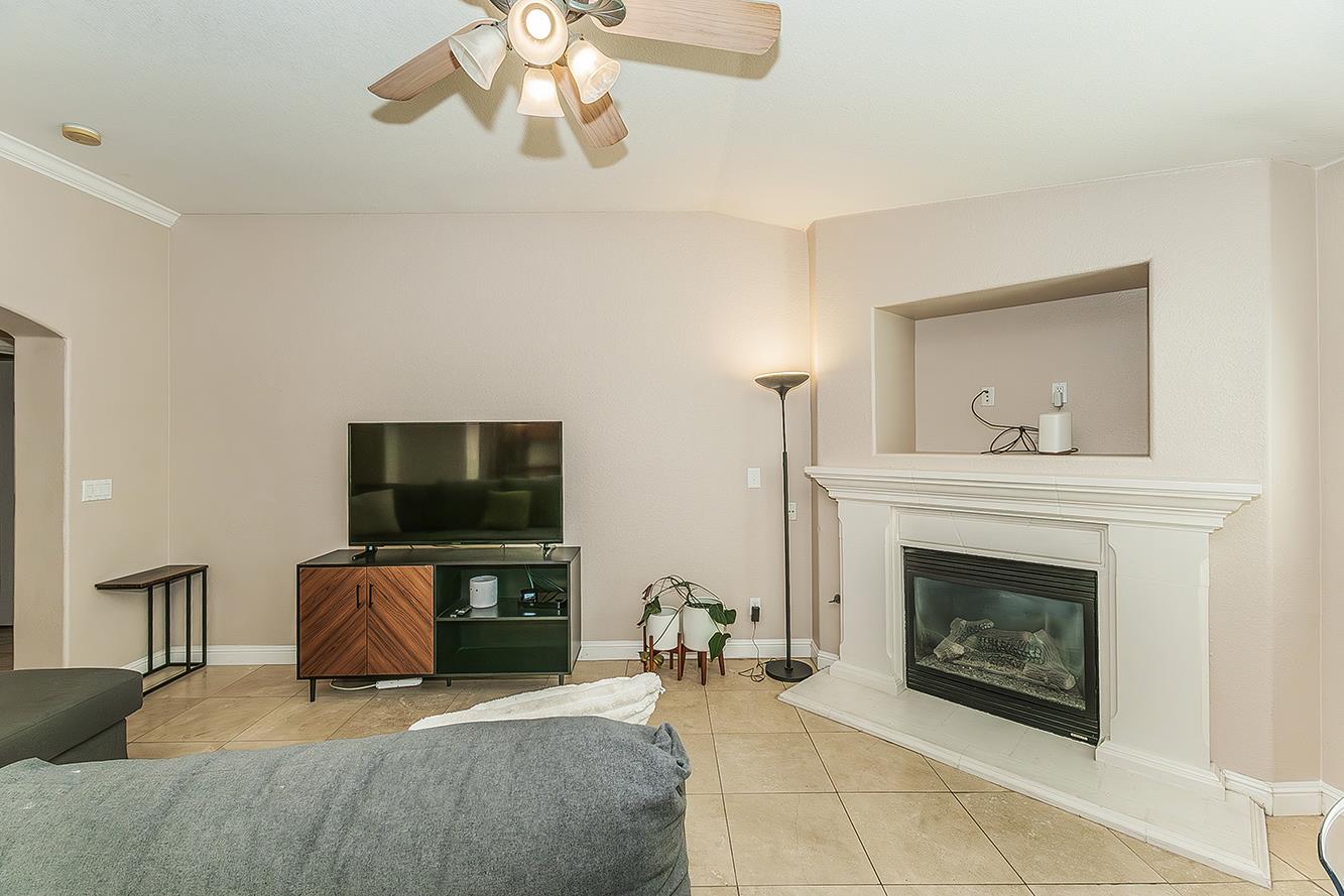 2864 Rialto Avenue Clovis, CA 93611 - Photo 10 of 43