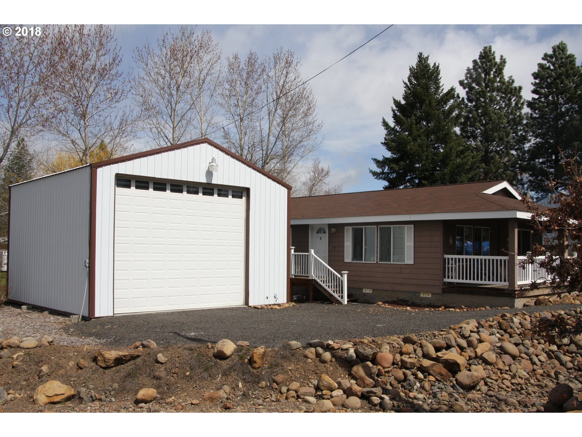 80177 Emigrant Street Wamic, OR 97063 - Photo 4 of 14 Gallery Image 4