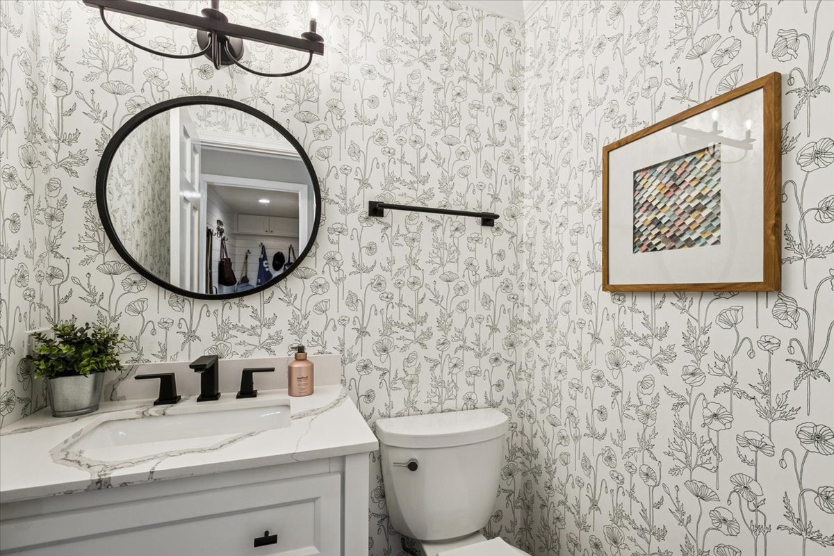 216 East Scranton Avenue Lake Bluff, IL 60044 - Photo 12 of 32 a bathroom with a toilet and a sink