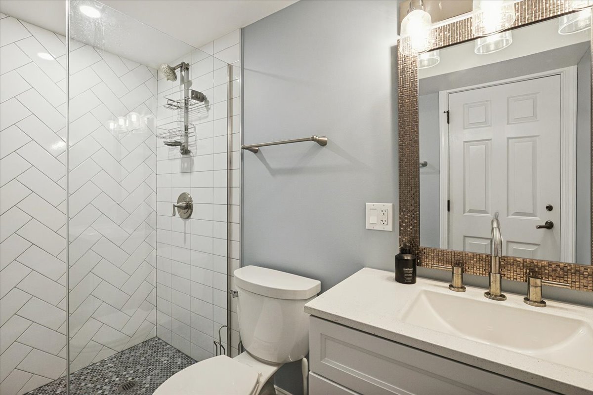 216 East Scranton Avenue Lake Bluff, IL 60044 - Photo 24 of 32 a bathroom with a sink toilet and shower