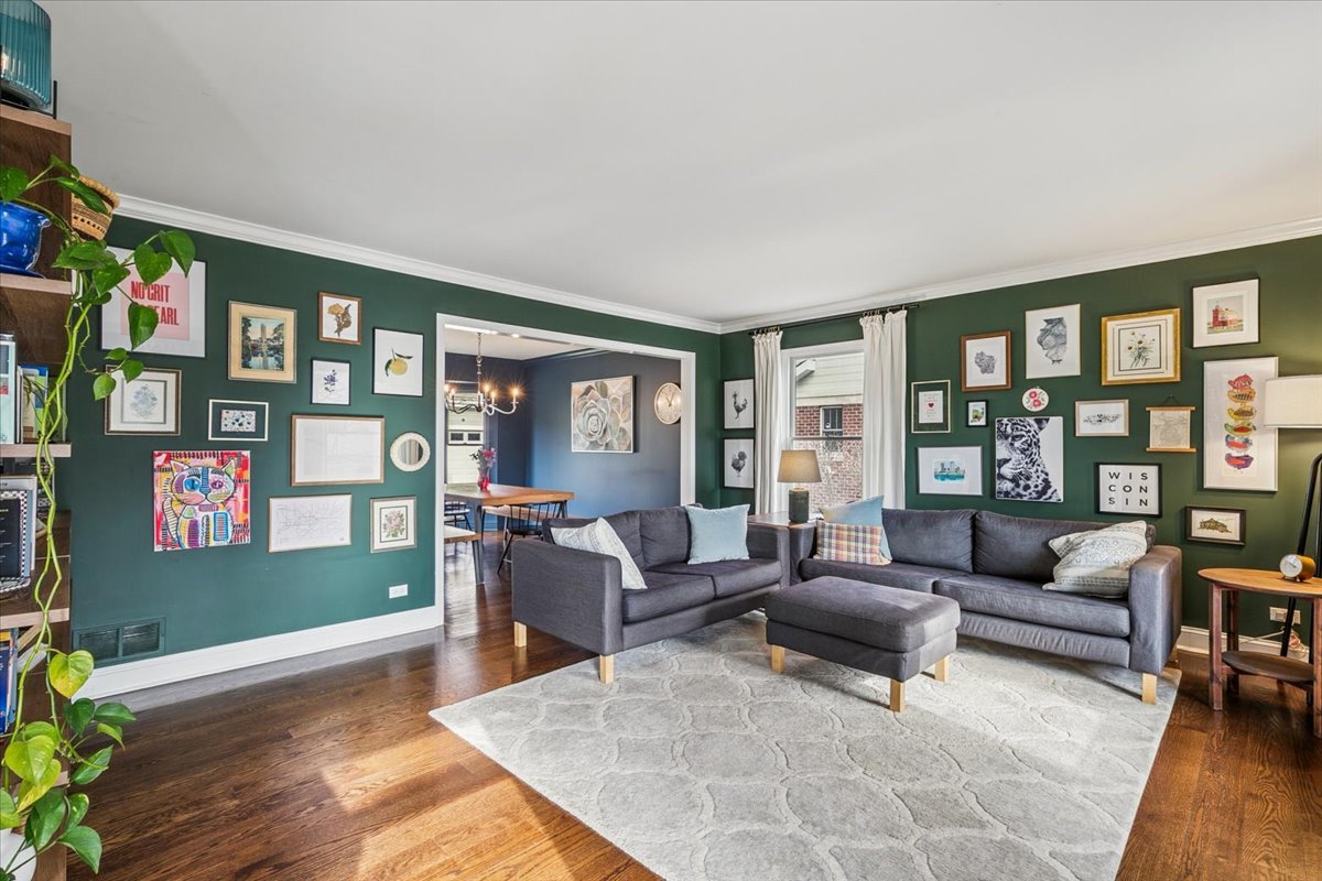 216 East Scranton Avenue Lake Bluff, IL 60044 - Photo 3 of 32 a living room with furniture and a floor to ceiling window