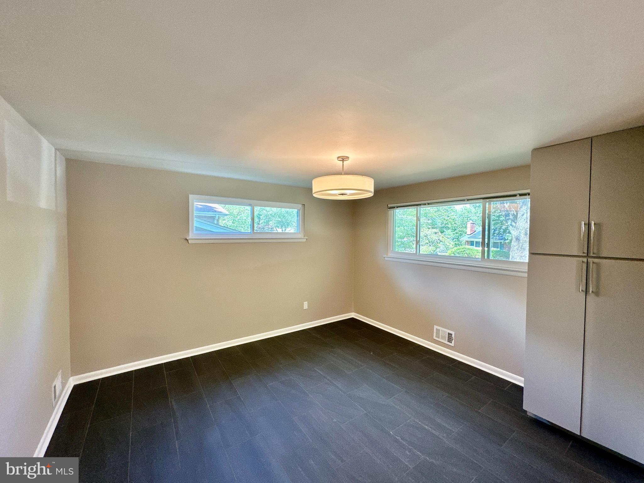 11106 Bybee Street Silver Spring, MD 20902 - Photo 9 of 33