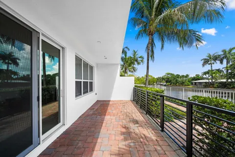 $948,500 | 2900 Northeast 12th Terrace, Unit 25, Oakland Park, FL 33334