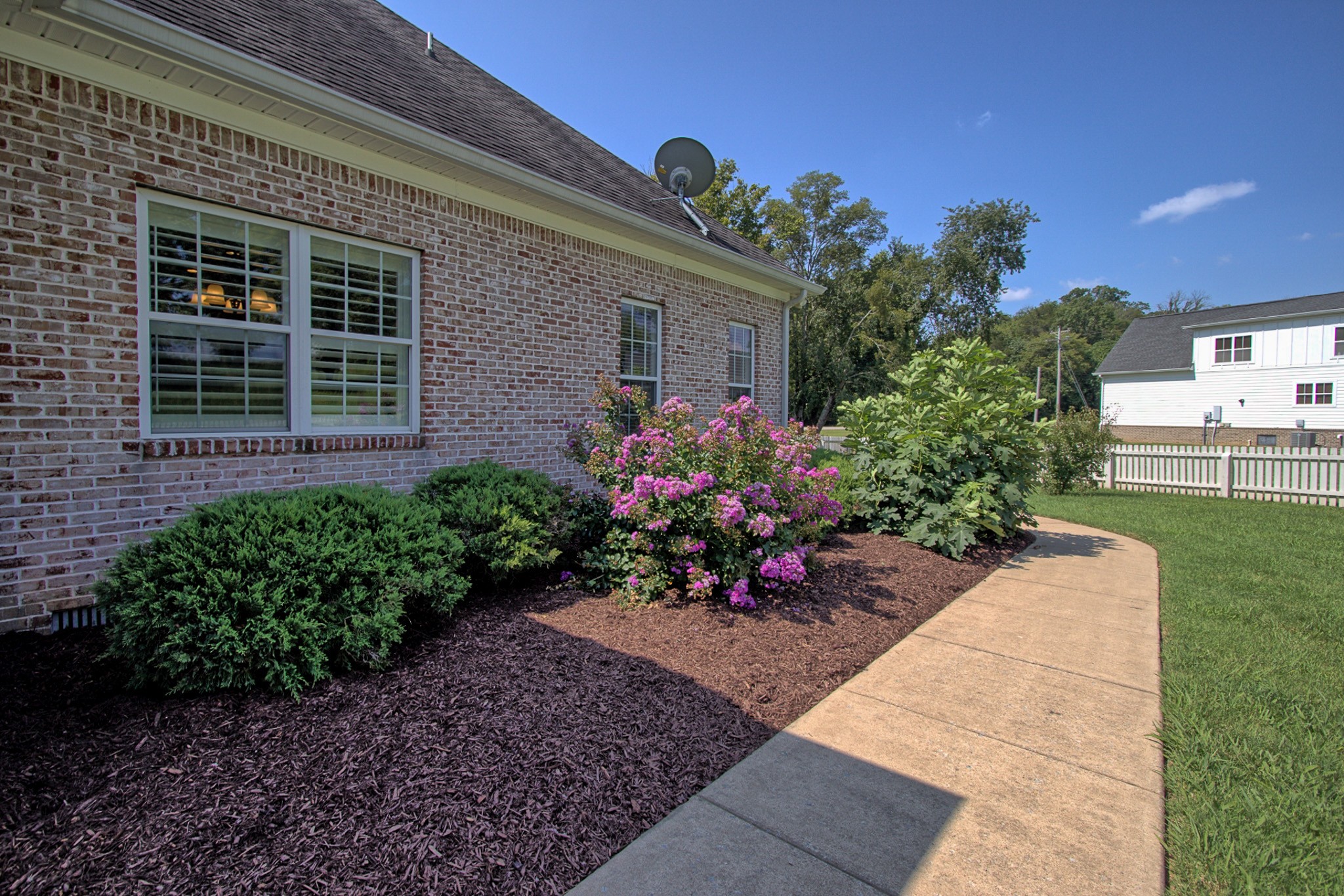2421 Darks Mill Road Columbia, TN 38401 - Photo 6 of 42 Owner has lovingly cared for landscaping.