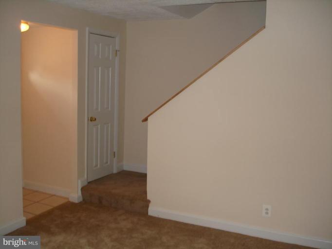 735 Beaverbrook Road Baltimore, MD 21212 - Photo 10 of 20 Living Room