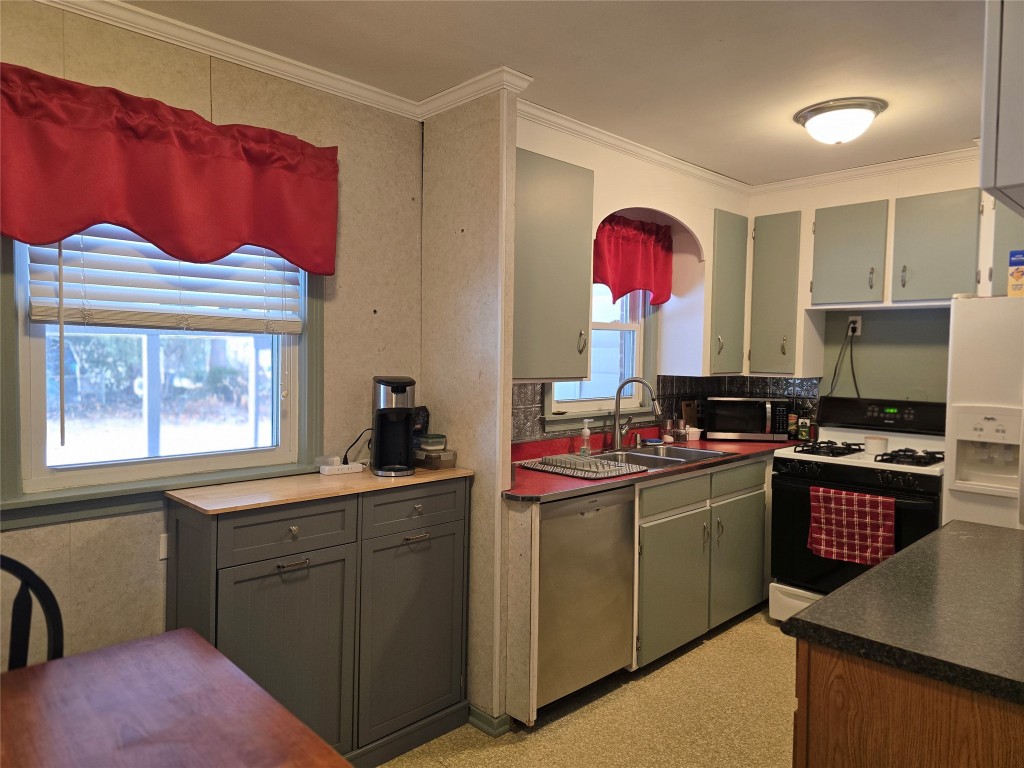 19 Prentice Boulevard Binghamton, NY 13901 - Photo 11 of 19