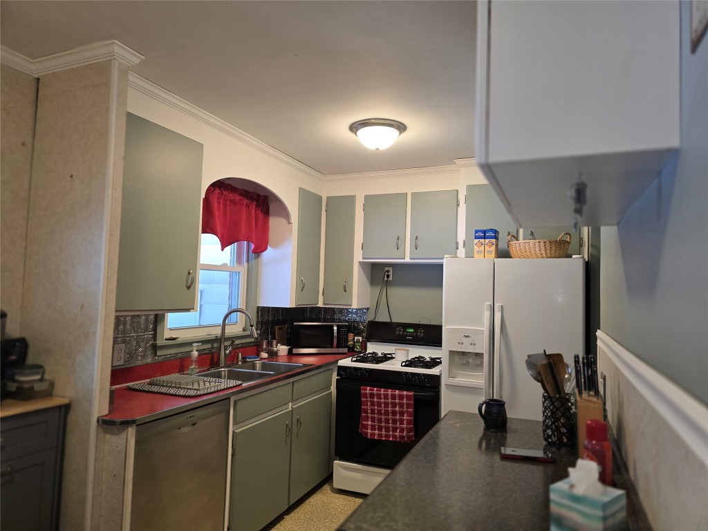 19 Prentice Boulevard Binghamton, NY 13901 - Photo 9 of 19