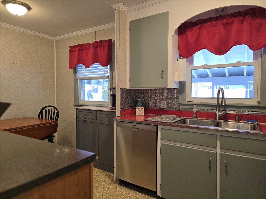 19 Prentice Boulevard Binghamton, NY 13901 - Photo 10 of 19