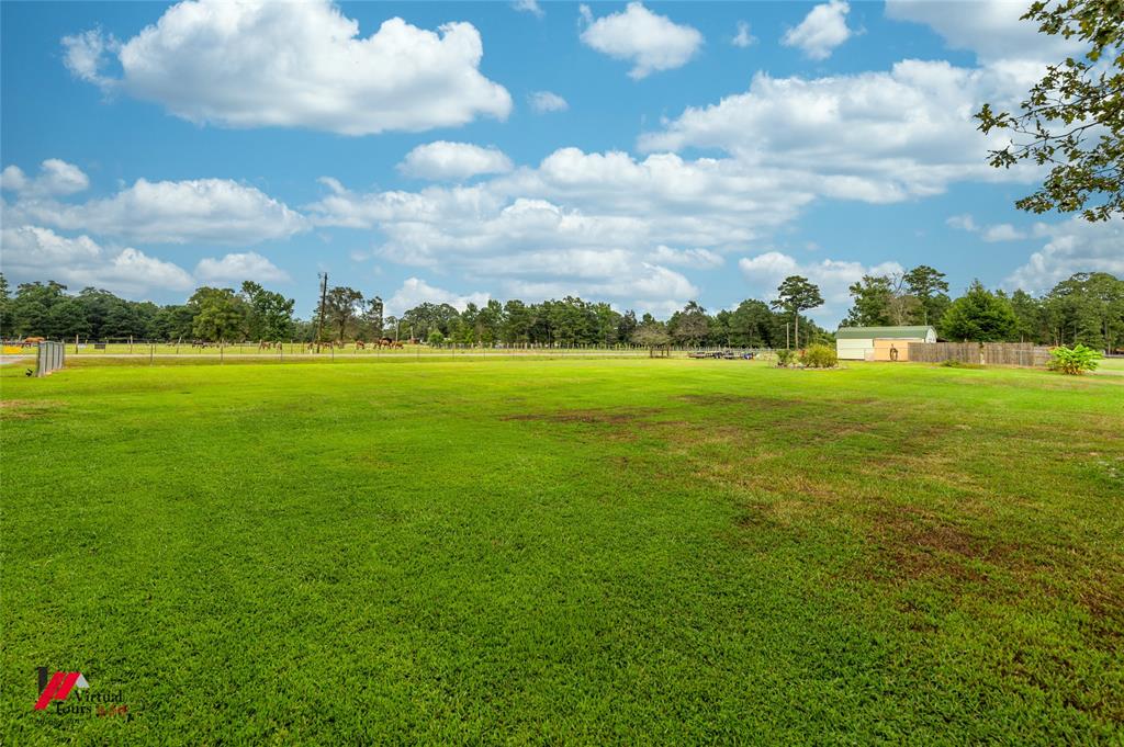 469 Foreman Road Doyline, LA 71023 - Photo 10 of 32 a view of an ocean and a houses