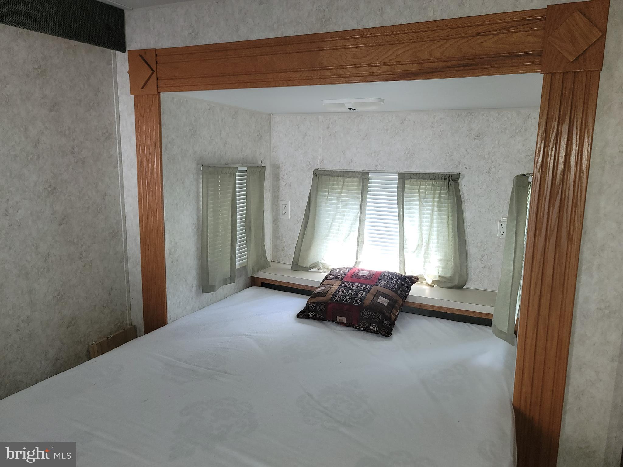 40-48 Hot Dog Road Falling Waters, WV 25419 - Photo 18 of 39 Gallery Image 18