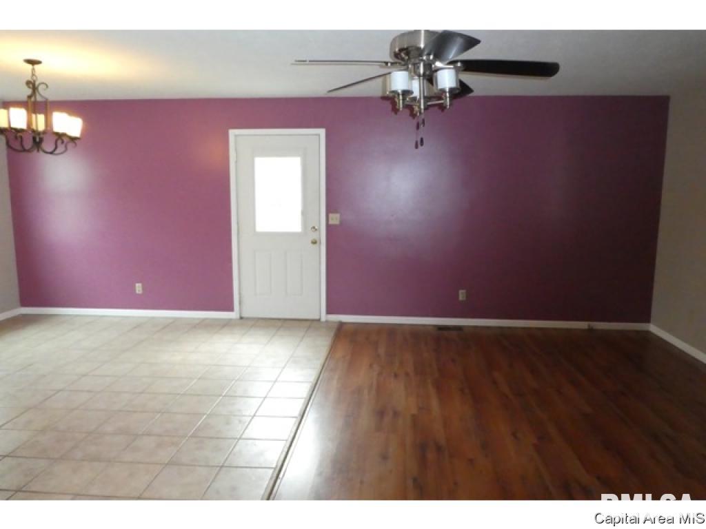 1504 Brenda Court Springfield, IL 62702 - Photo 3 of 19