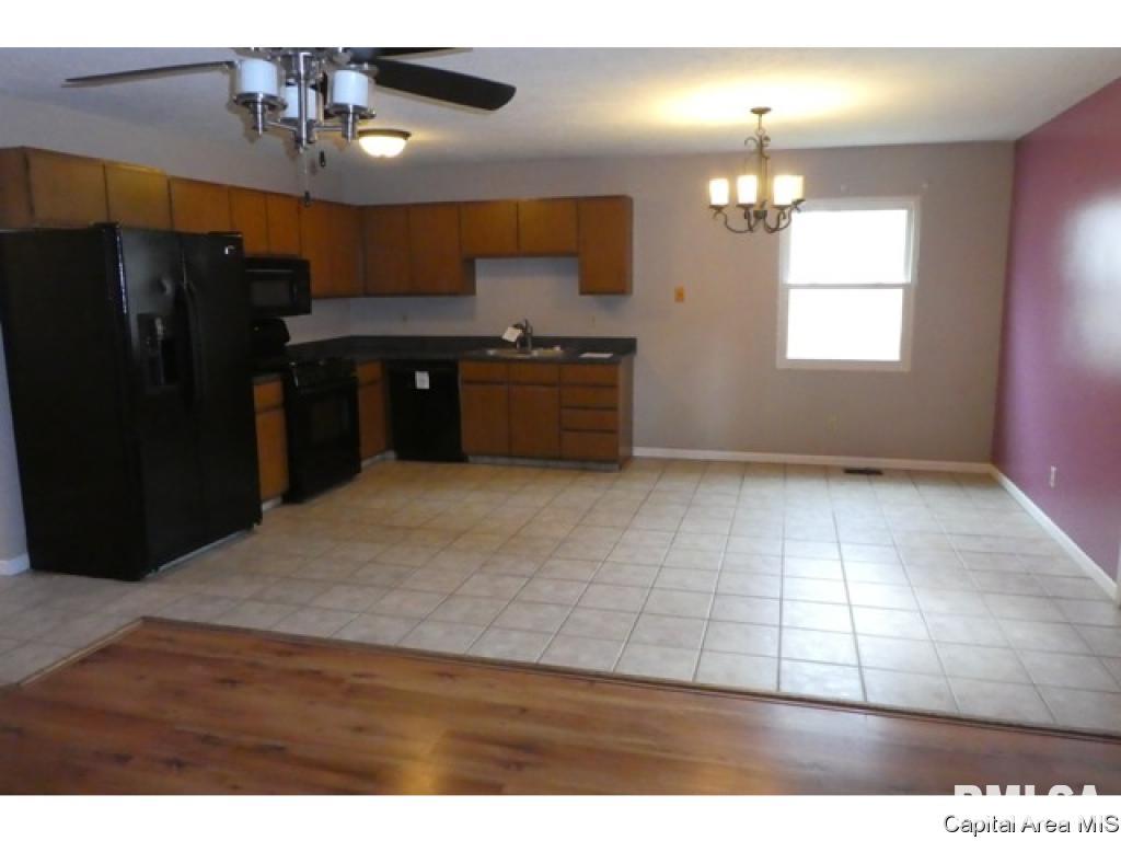1504 Brenda Court Springfield, IL 62702 - Photo 5 of 19