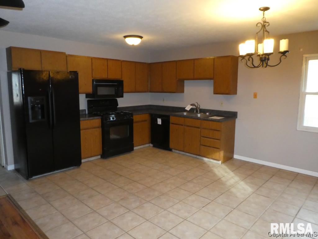 1504 Brenda Court Springfield, IL 62702 - Photo 7 of 19