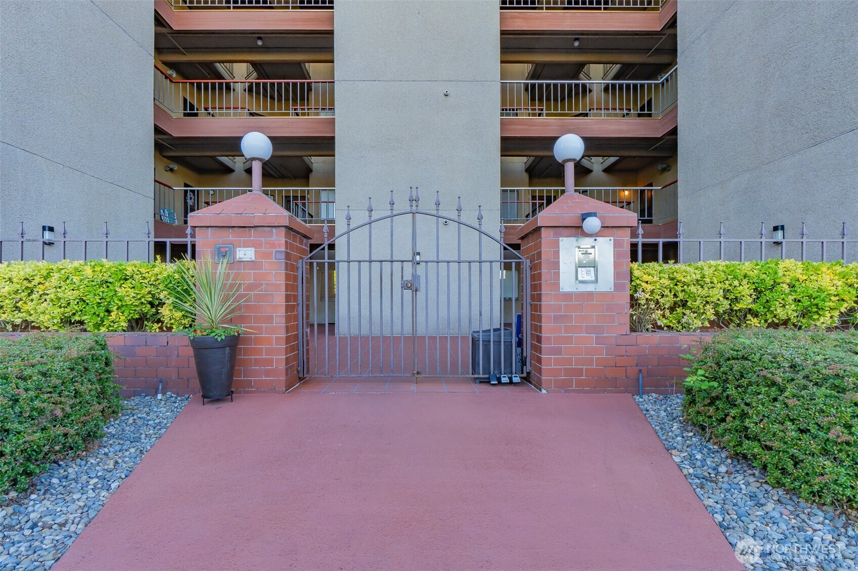 1902 Bridgeport Way West, Unit 106 University Place, WA 98466 - Photo 22 of 25 front view of a house