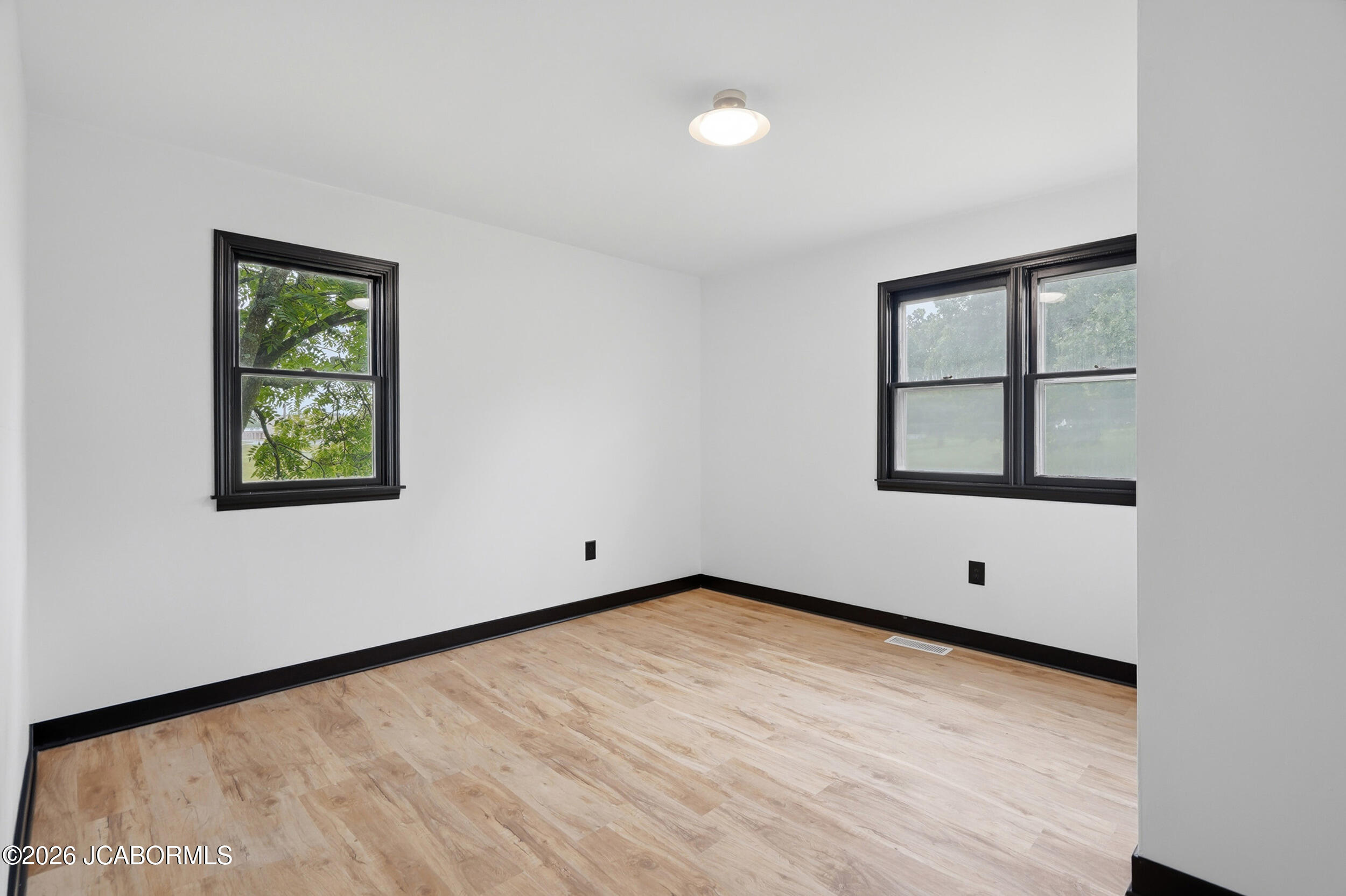 13409 Rte C Russellville, MO 65074 - Photo 18 of 40