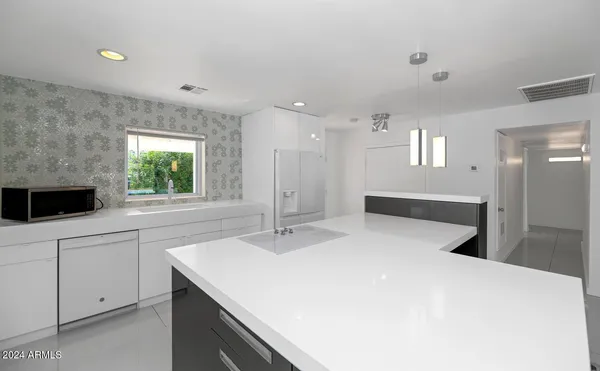 $4,195 | 4222 East Indianola Avenue, Phoenix, AZ 85018