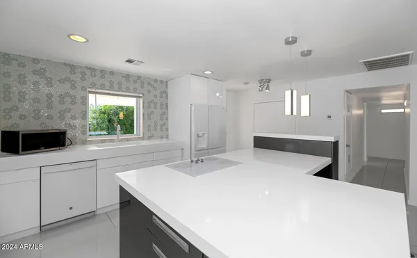 $4,395 | 4222 East Indianola Avenue, Phoenix, AZ 85018