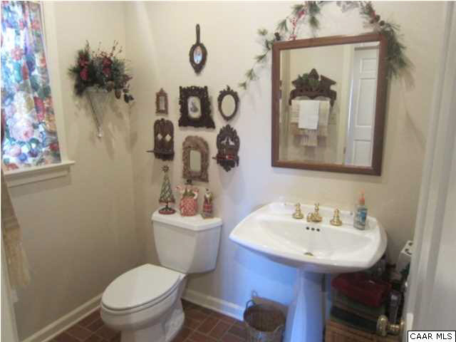 208 Hickory Hill Road Fishersville, VA 22939 - Photo 4 of 31 Half bath
