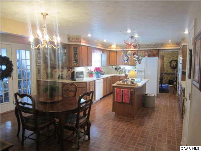 208 Hickory Hill Road Fishersville, VA 22939 - Photo 5 of 31 Kitchen