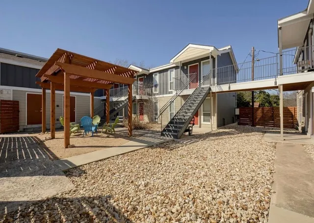 $825 | 2512 Durwood Street, Unit 108, Austin, TX 78704