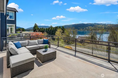 $2,248,000 | 3825 201st Court Southeast, Sammamish, WA 98075