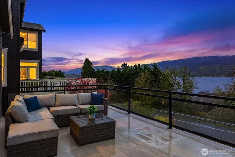$2,248,000 | 3825 201st Court Southeast, Sammamish, WA 98075