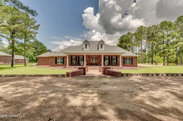$1,499,000 | 123 Lakeshire Cove, Canton, MS 39046