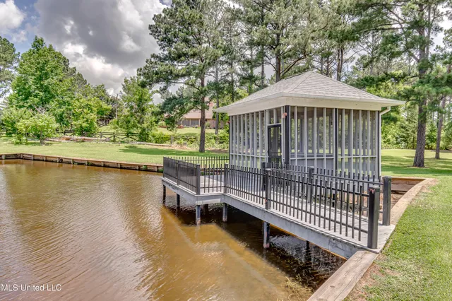 $1,499,000 | 123 Lakeshire Cove, Canton, MS 39046