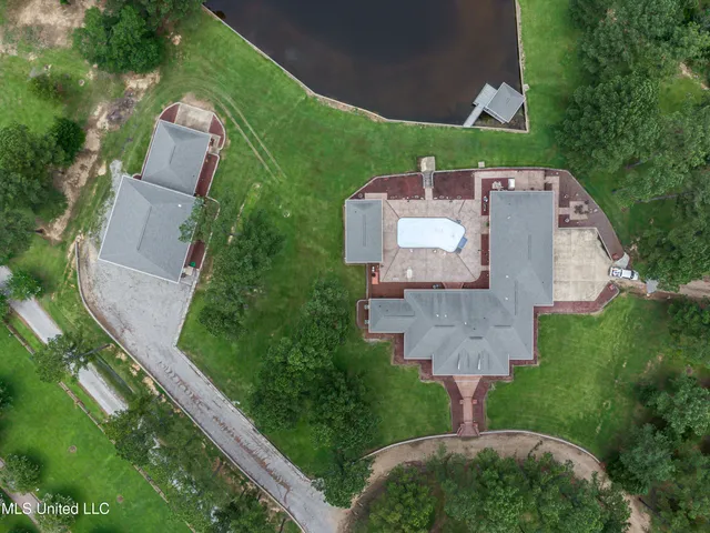 $1,499,000 | 123 Lakeshire Cove, Canton, MS 39046