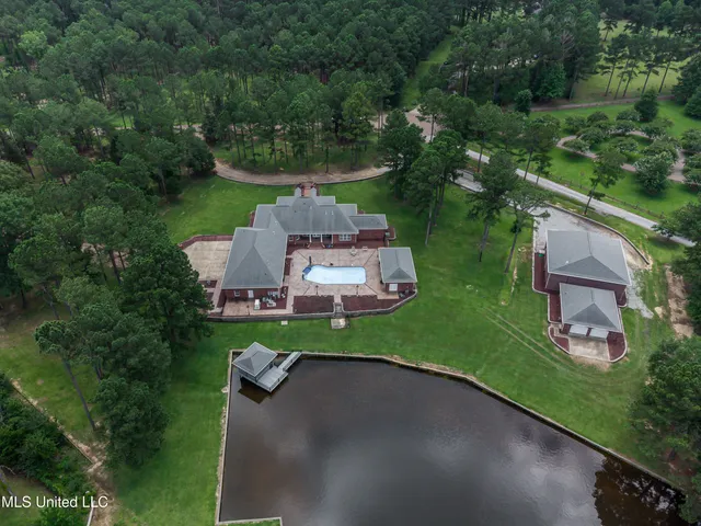 $1,499,000 | 123 Lakeshire Cove, Canton, MS 39046