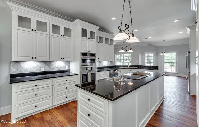 $1,499,000 | 123 Lakeshire Cove, Canton, MS 39046