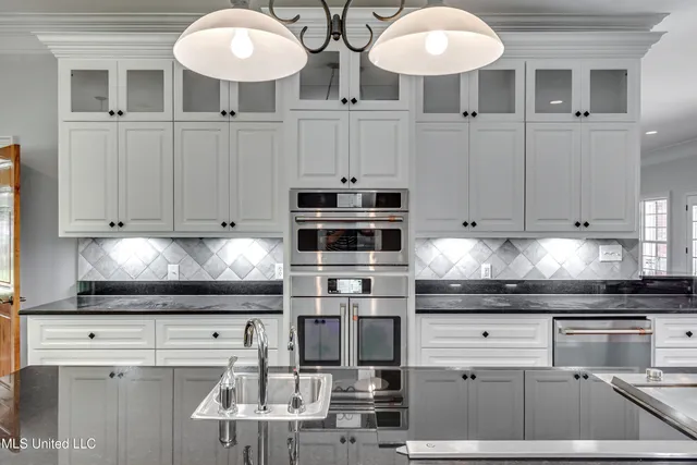 $1,499,000 | 123 Lakeshire Cove, Canton, MS 39046