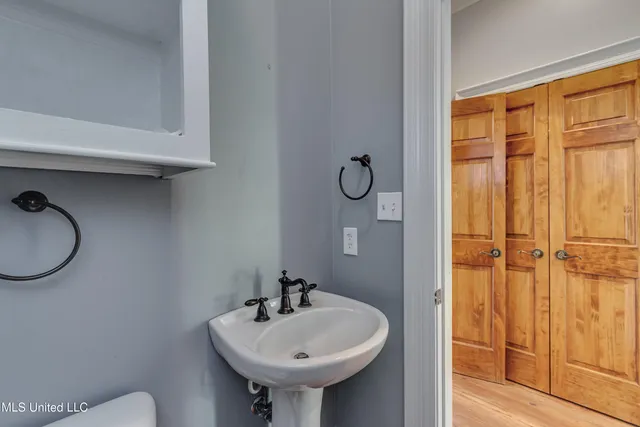 $1,499,000 | 123 Lakeshire Cove, Canton, MS 39046