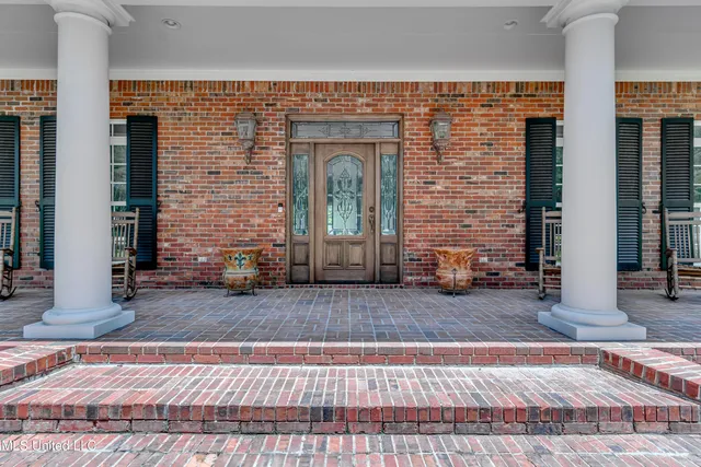 $1,499,000 | 123 Lakeshire Cove, Canton, MS 39046