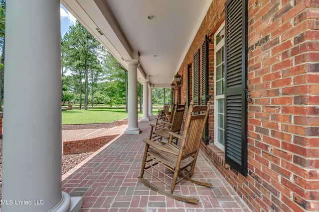 $1,499,000 | 123 Lakeshire Cove, Canton, MS 39046