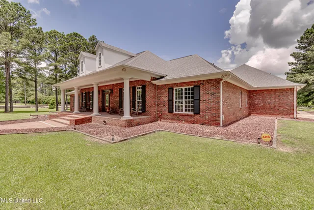 $1,499,000 | 123 Lakeshire Cove, Canton, MS 39046