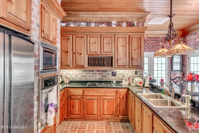 $1,499,000 | 123 Lakeshire Cove, Canton, MS 39046