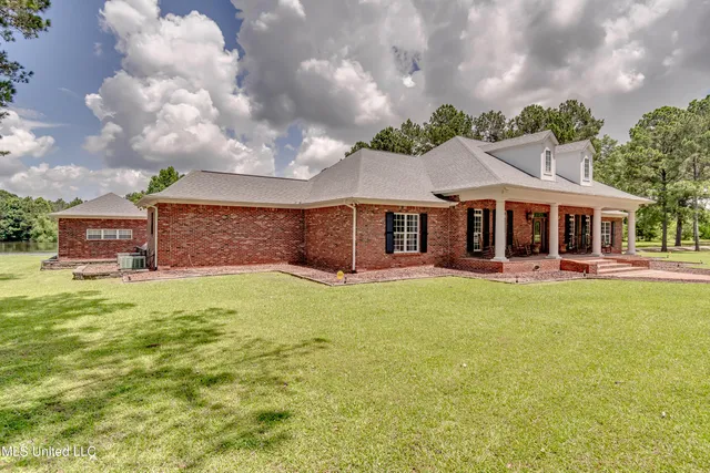 $1,499,000 | 123 Lakeshire Cove, Canton, MS 39046