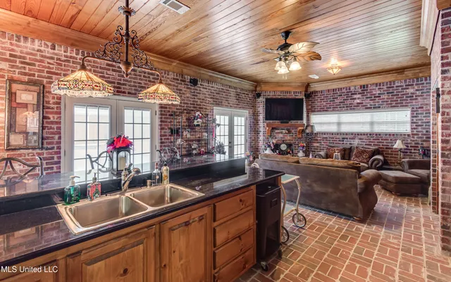 $1,499,000 | 123 Lakeshire Cove, Canton, MS 39046