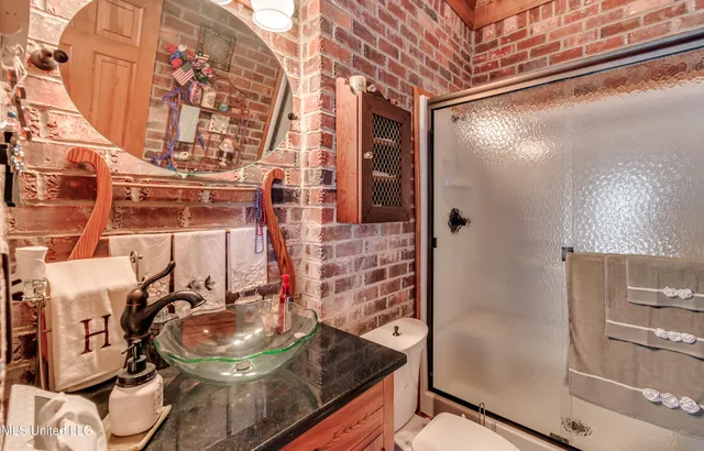 $1,499,000 | 123 Lakeshire Cove, Canton, MS 39046