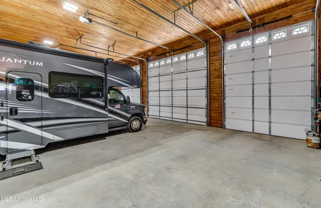 $1,499,000 | 123 Lakeshire Cove, Canton, MS 39046